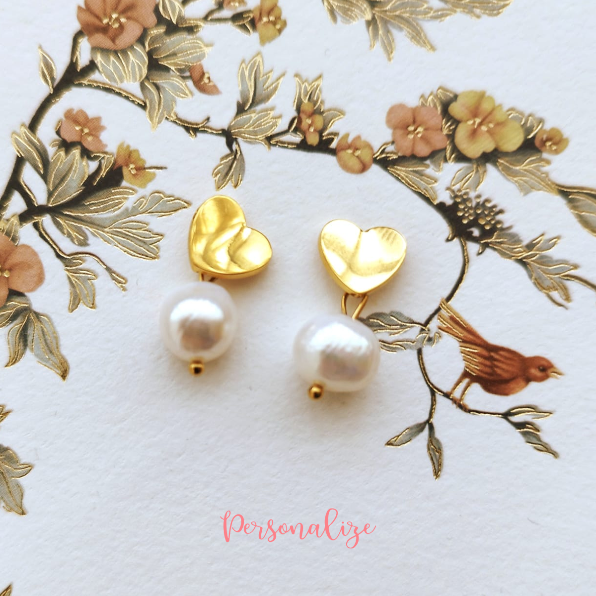 Brincos coração e pérola natural