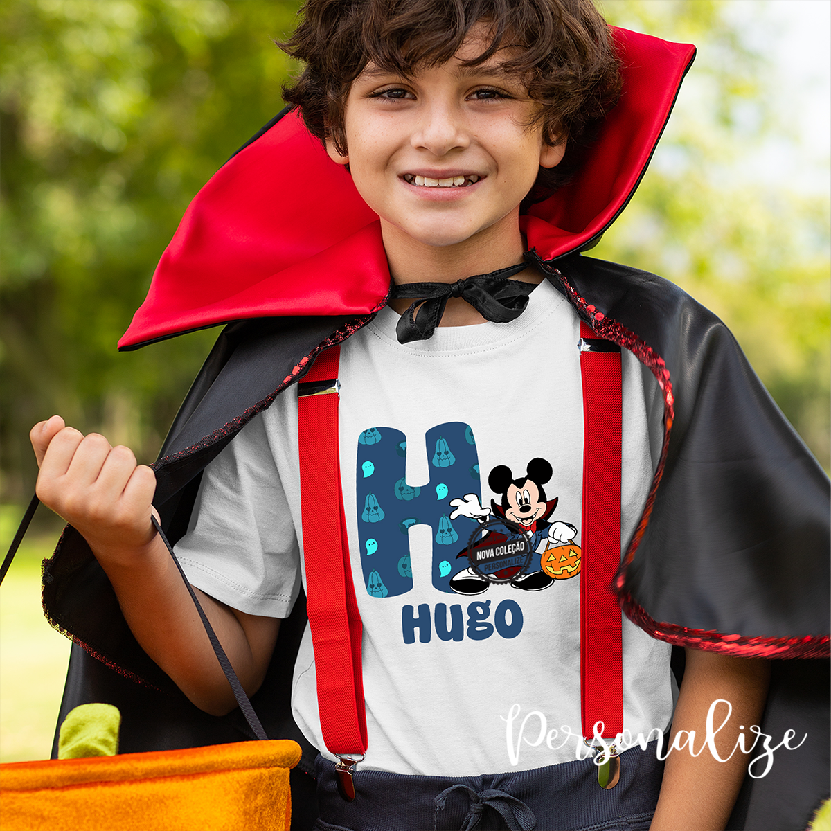 Novidade! Em qualquer época a Minnie e o Mickey são os preferidos dos nossos pequeninos, o Halloween não é exceção! T-shirt super giras para criança com a Minnie ou Mickey. Personalize com o nome que desejar. Disponíveis de 1-2 anos a 12-14 anos. REF:KIDS098 Material 100% algodão.