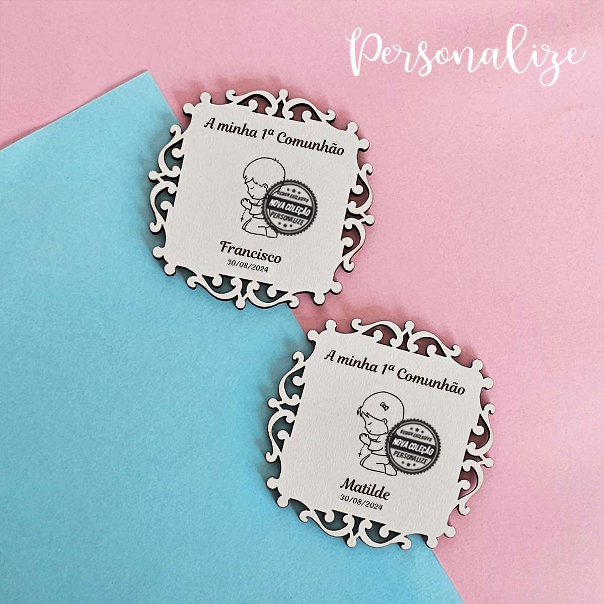 Novidade! Encontre connosco lembranças para os seus eventos mais especiais! Íman quadrado em MDF branco com a gravação que desejar. Disponível para menino e menina. REF: COM013 Material MDF. Medida 7.5cmx7.50cm.