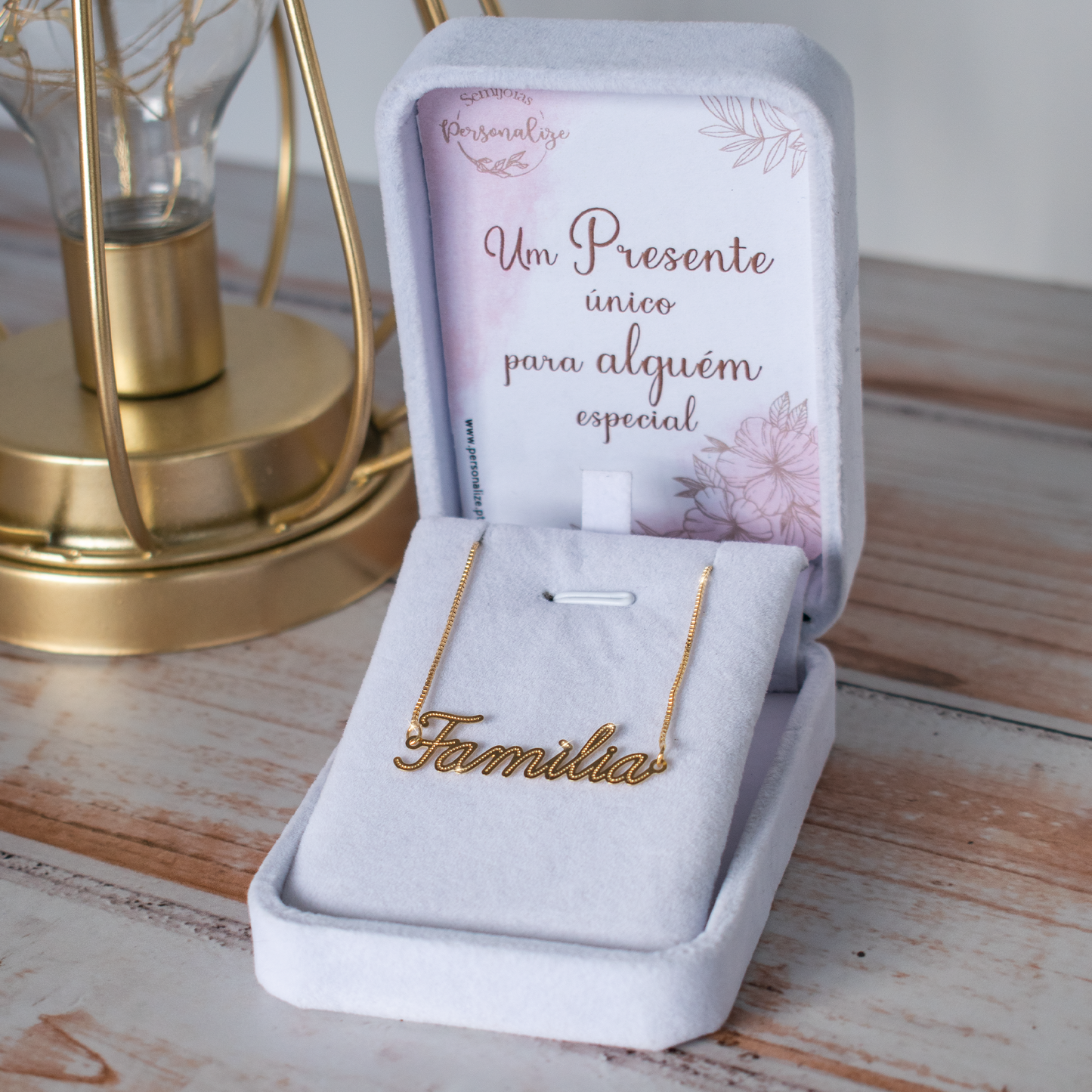 Colar semijoia " Familia ",