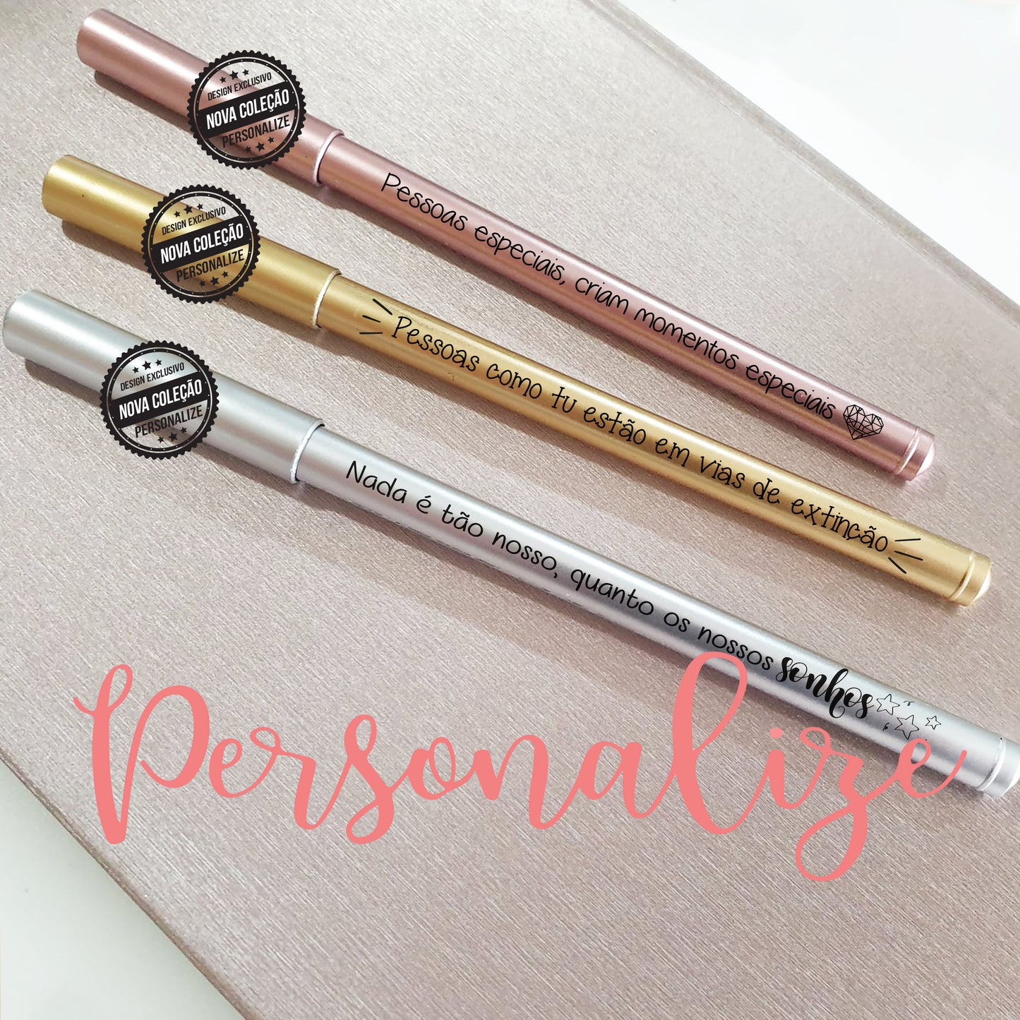 Caneta de gel " Frases inspiradoras " com acabamento metálico. Escrita fina, frases personalizáveis ao seu gosto, com embalagem presente pronta a oferecer.