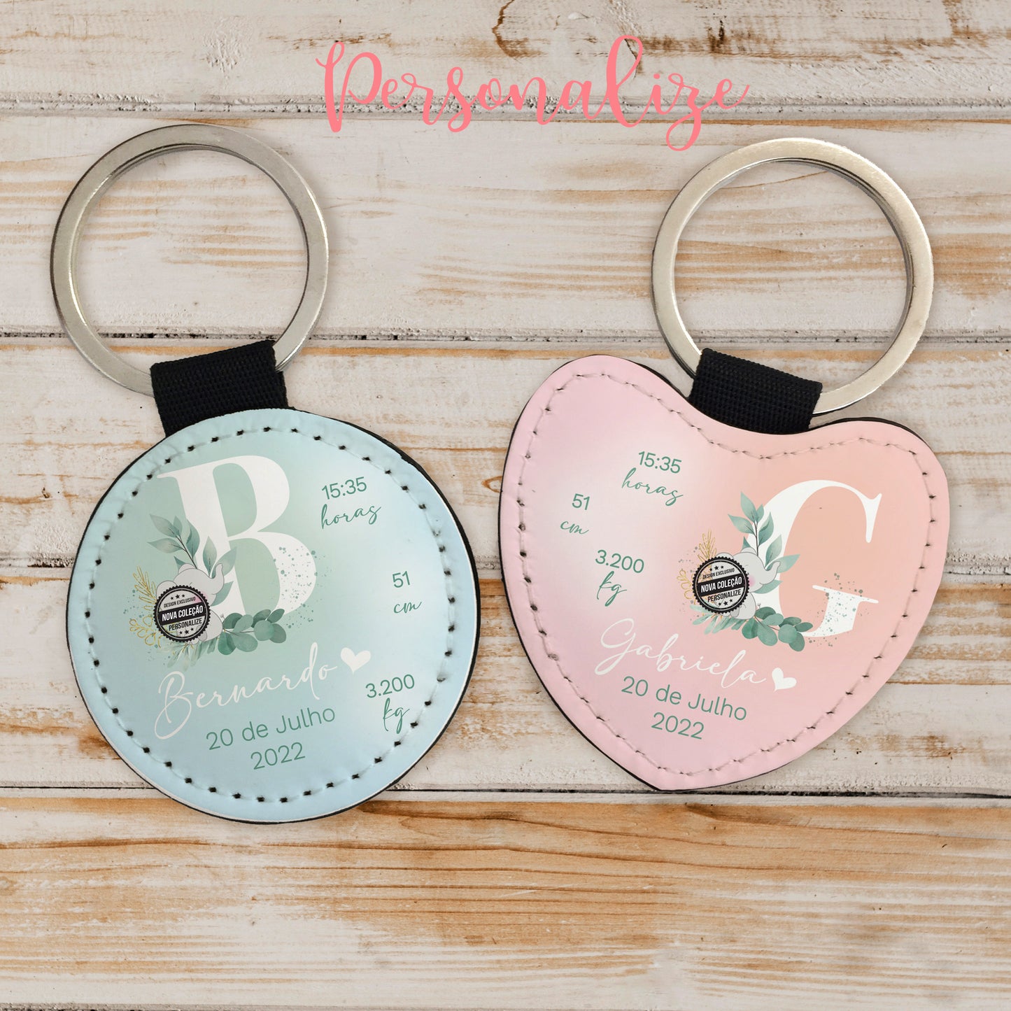 Porta-chaves elefante "dados de nascimento" com gravação na frente e no verso. Pode personalizar com a mensagem que desejar. Disponível para menino ou menina e em formato redondo ou coração.