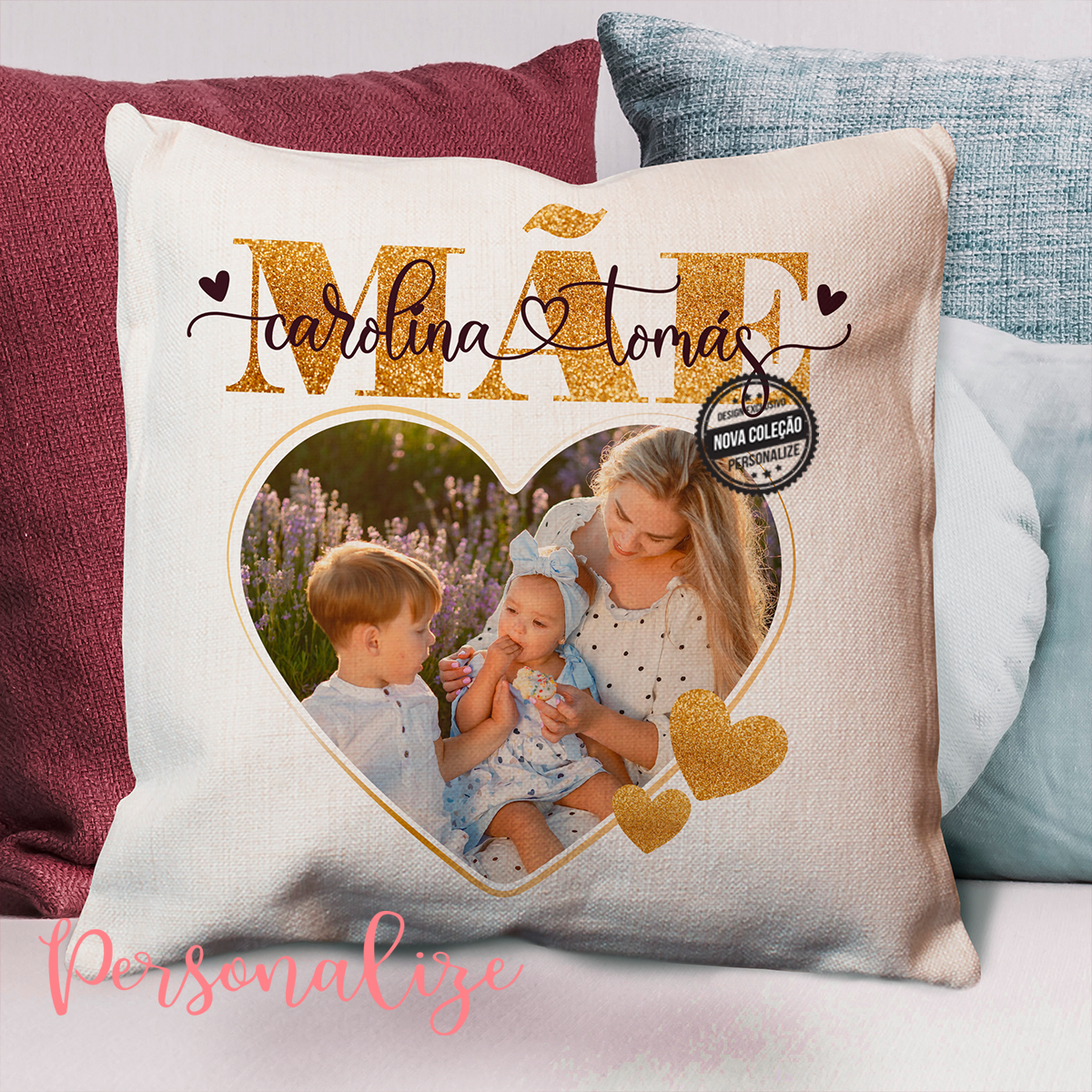 Nova coleção Dia da Mãe! Escolha as suas peças e designs preferidos e faça os seus conjuntos para marcar um dia tão especial como o Dia da Mãe. Inclui enchimento. Escolha igual à nossa imagem ou personalize com foto e frase que desejar. REF: MAE498 Material Forra em linho com enchimento. Tamanho 40 X 40 cm.