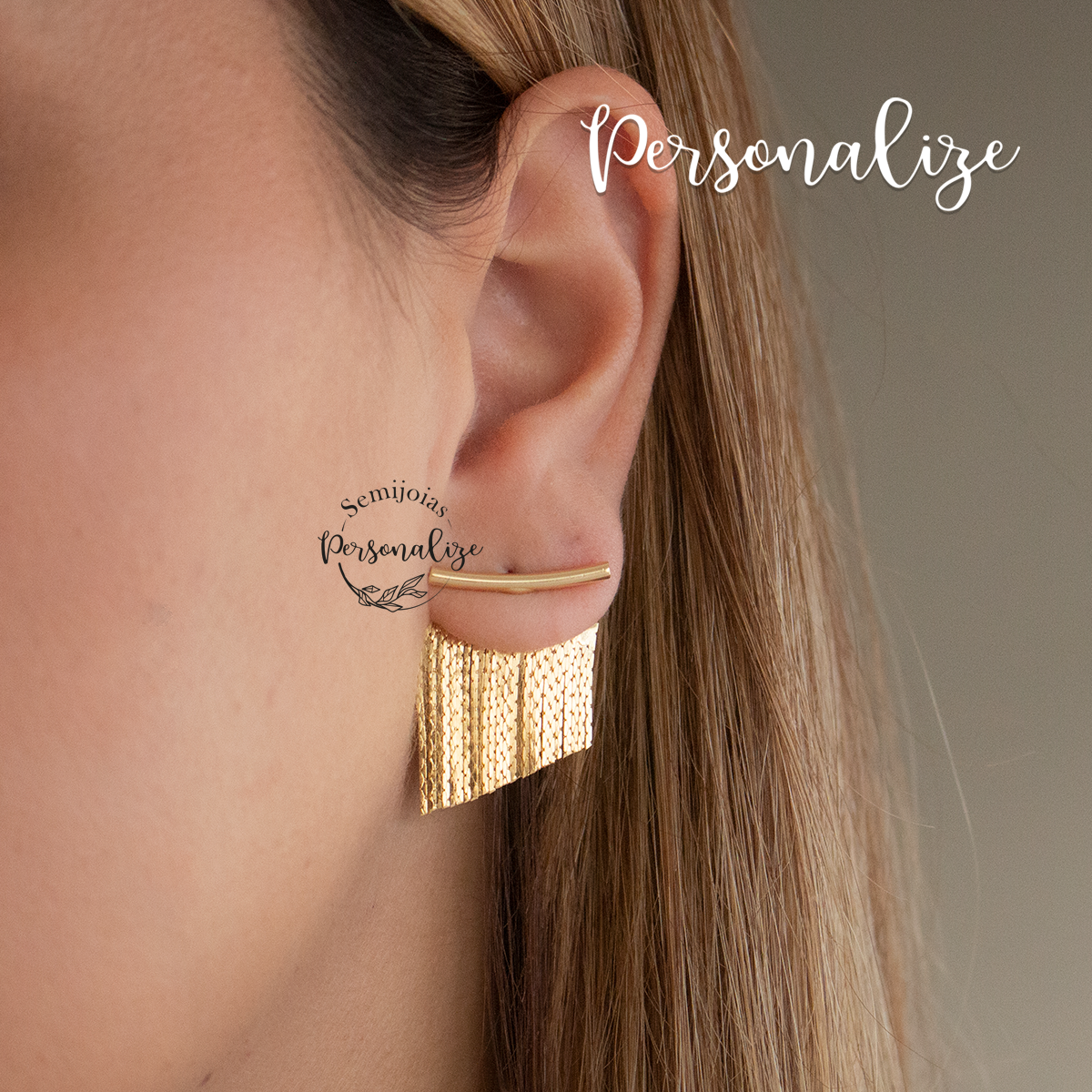 Brincos semijoia "cascata" com banho de ouro 18k, uma peça super elegante e icónica para completar o seu look. Semijoias, uma joia para a vida