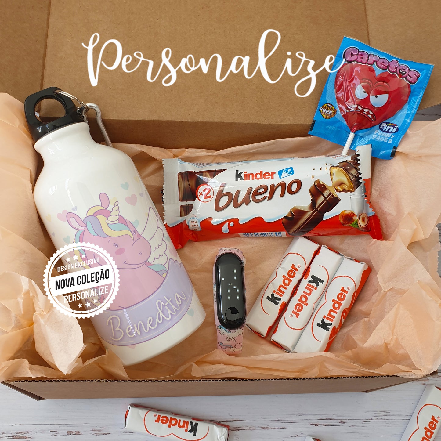 Kits para crianças com garrafa, relógio digital e docinhos. Ideal para prenda de aniversário, dia da criança e para regressar à escola no inicio do ano letivo.