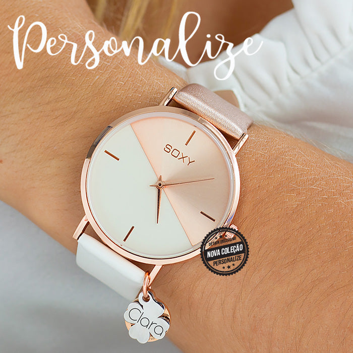 Relógio com pendente trevo e coração