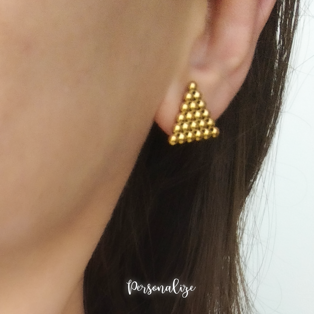 Brincos triângulo bolinhas