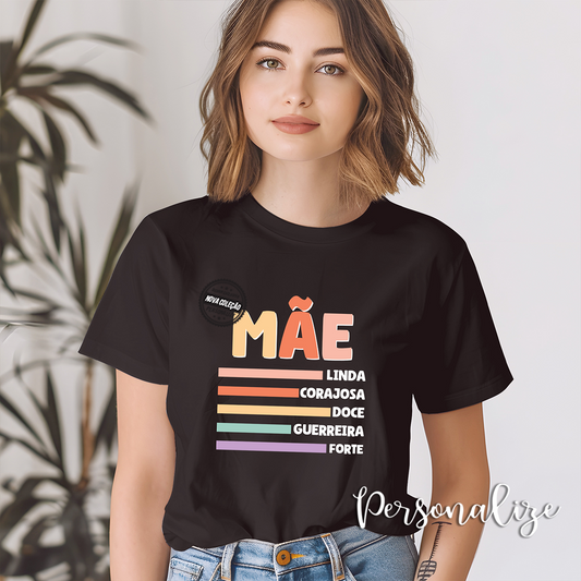 T-shirt adjetivos "Mãe/Mom"