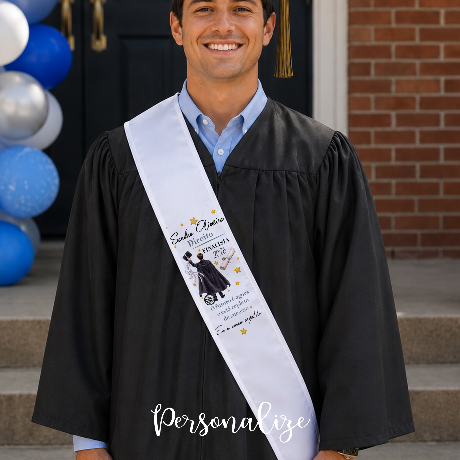 Ser finalista é guardar para sempre momentos únicos, amizades verdadeiras, aprendizagens e memórias que marcaram uma etapa tão especial. 🎓✨

É celebrar conquistas, recordar os melhores momentos e dar início a novos sonhos e novas aventuras. 💫
Faixa de finalista "O futuro é agora e está repleto de sucesso", personalizado com nome, frase e o ano que desejar.&nbsp;

Porque cada finalista merece uma recordação especial para mais tarde recordar com carinho.&nbsp;