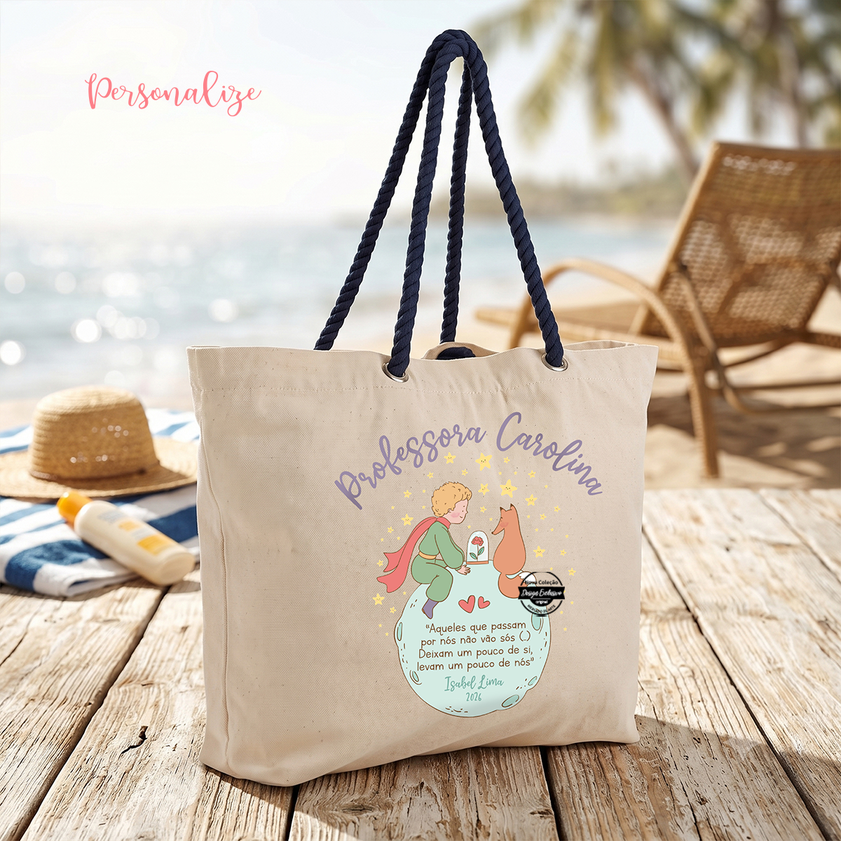 Novidade!&nbsp;

A nossa coleção do principezinho é sempre um sucesso e este saco não é exceção!&nbsp;
Saco alça azul principezinho "Só se vê bem com o coração, o essencial é invisível aos olhos", personalizado com a frase e/ou nome que desejar.&nbsp;