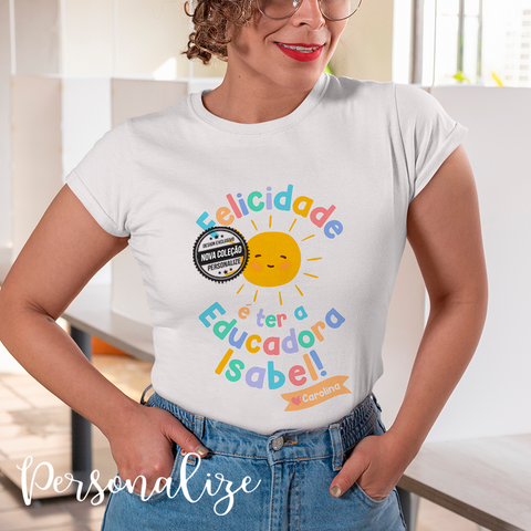 Novidade final de aulas!  As nossos t-shirts têm sido um best seller e esta com certeza fará as delicias de quem a receber.   Encontre connosco os presentes mais originais, coloridos e económicos.  Personalize com a frase que desejar. Disponível do S ao XXL. Disponível em branco ou preto.   REF:PRO47