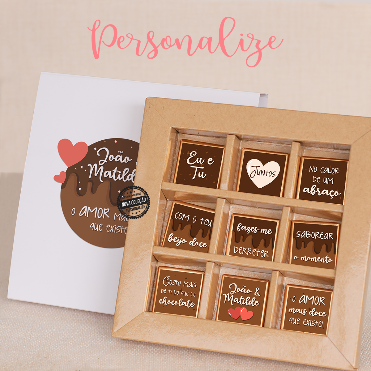 Caixinha de chocolates personalizados por si. Caixa com 9 chocolates que pode personalizar cada um com pequena frase que desejar.   Pode personalizar com pequena frase e deverá colocar a indicação separadamente do que pretende para cada chocolate. Exemplo: Eu e tu / juntos /no calor de um abraço/com o teu beijo doce/ etc...