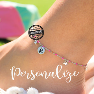 Pulseira de pé colorida com estrelinhas